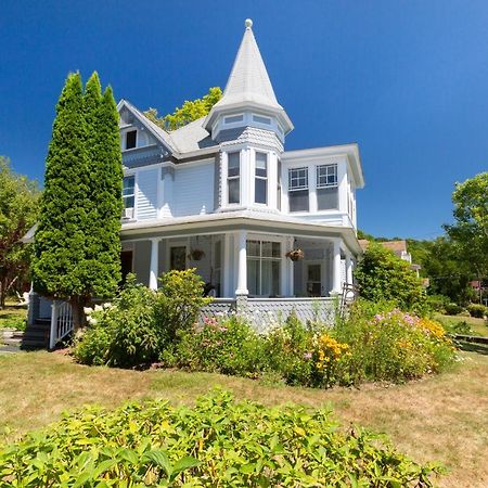 Streamside Victorian Villa Margaretville Bagian luar foto