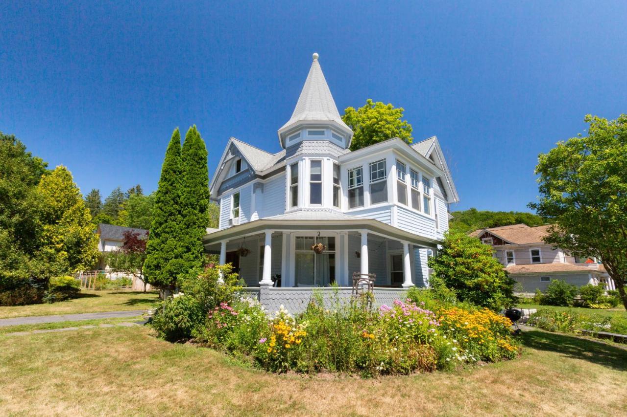 Streamside Victorian Villa Margaretville Bagian luar foto