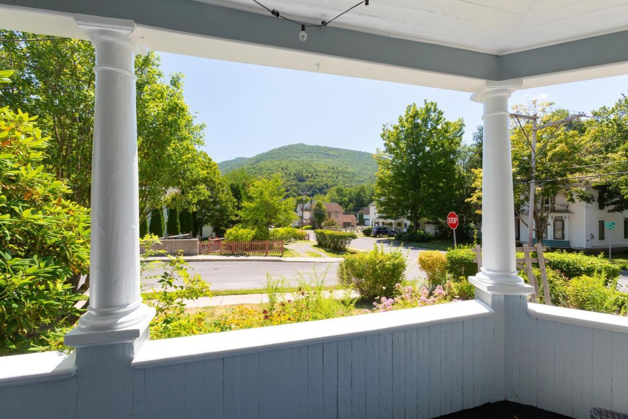 Streamside Victorian Villa Margaretville Bagian luar foto